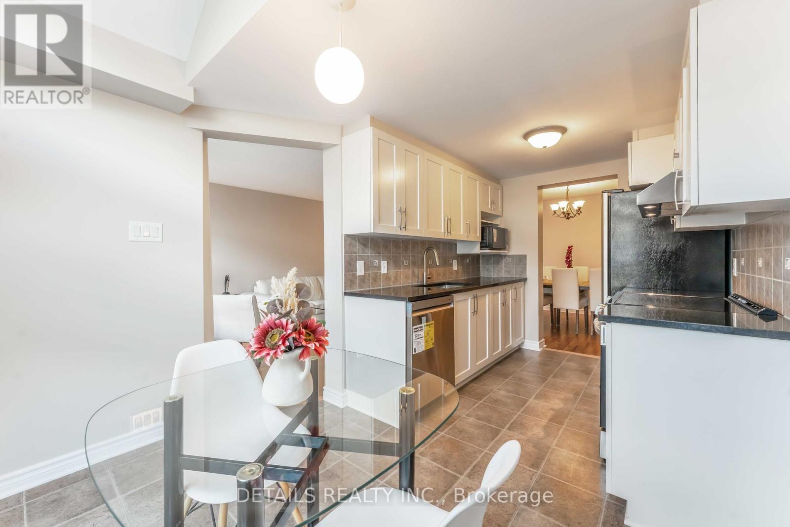 Photo 16 of 606 Malkowski Street, Ottawa ON
