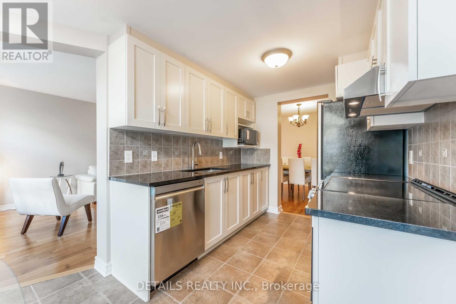 Photo 17 of 606 Malkowski Street, Ottawa ON