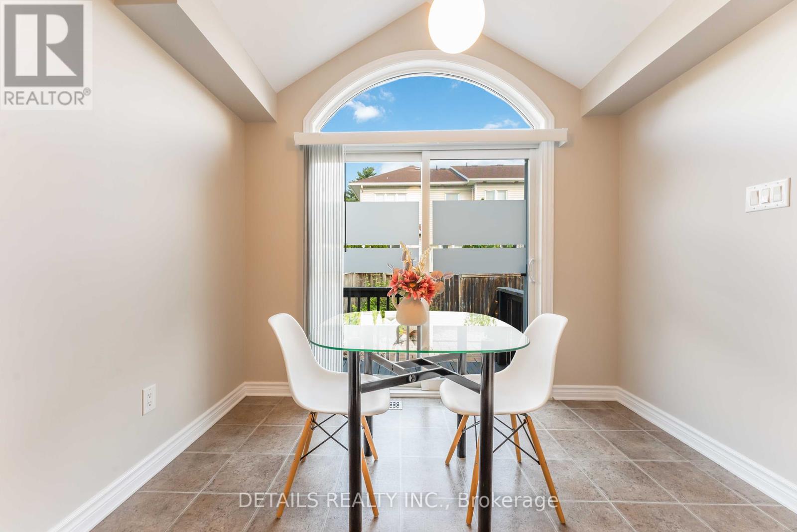 Photo 19 of 606 Malkowski Street, Ottawa ON