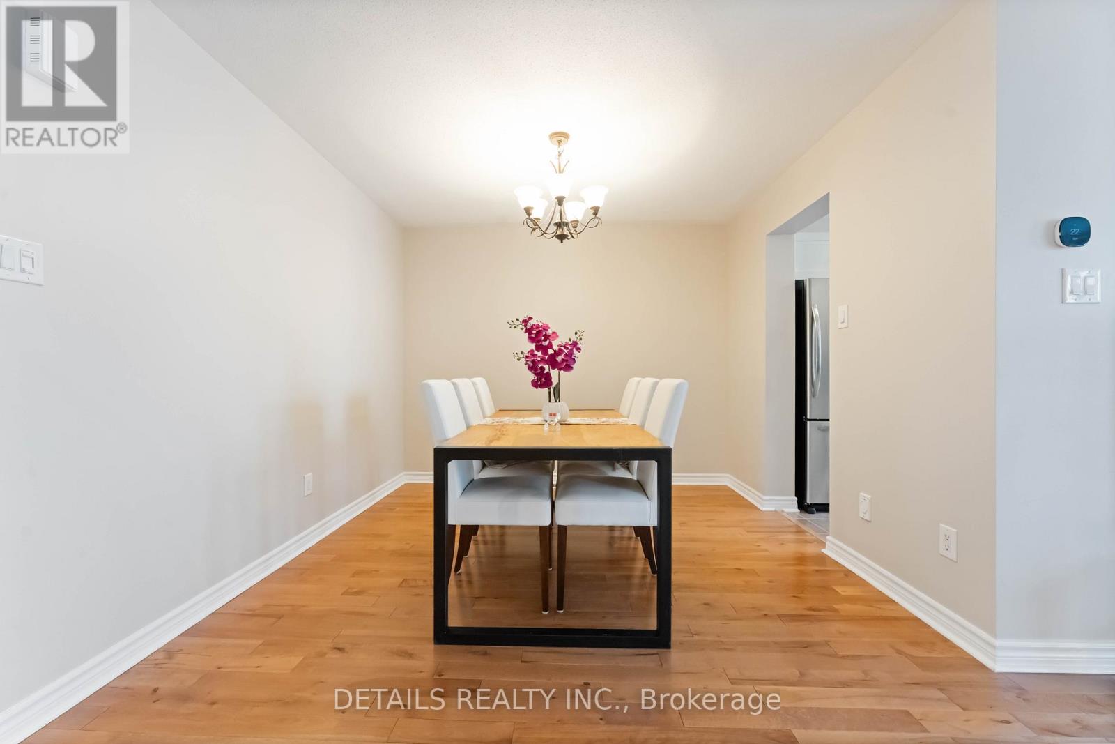 Photo 13 of 606 Malkowski Street, Ottawa ON