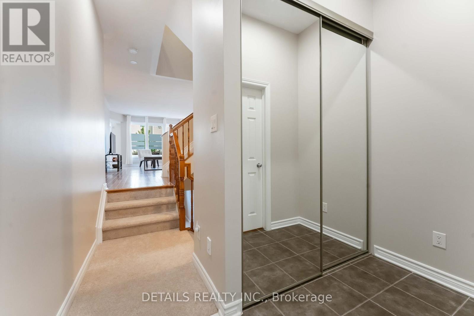 Photo 6 of 606 Malkowski Street, Ottawa ON
