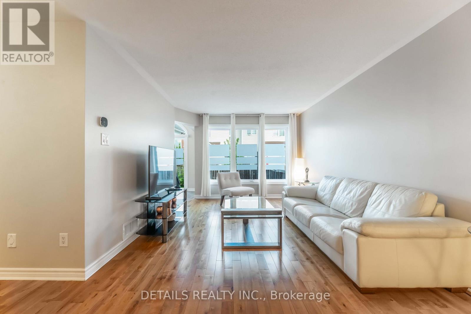 Photo 8 of 606 Malkowski Street, Ottawa ON
