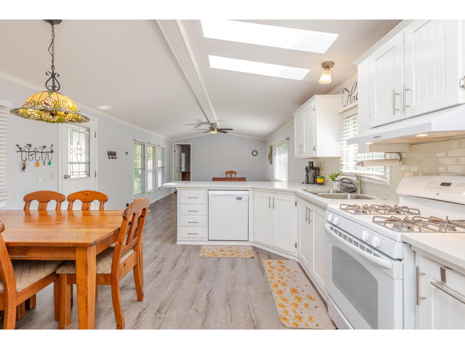 Photo 11 of 79 3300 Horn Street, Abbotsford BC