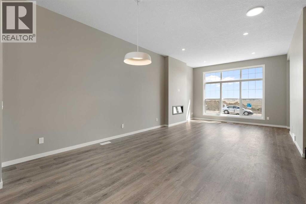 Photo 8 of 415 Hotchkiss Manor Se, Calgary AB
