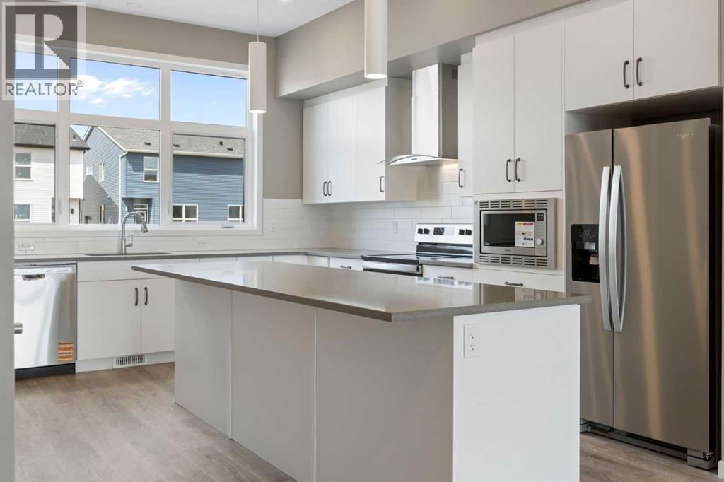 Photo 11 of 415 Hotchkiss Manor Se, Calgary AB