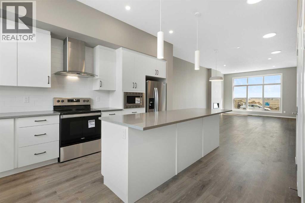 Photo 13 of 415 Hotchkiss Manor Se, Calgary AB