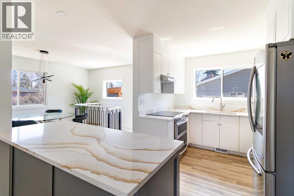 Photo 7 of 4703 26 Avenue Sw, Calgary AB
