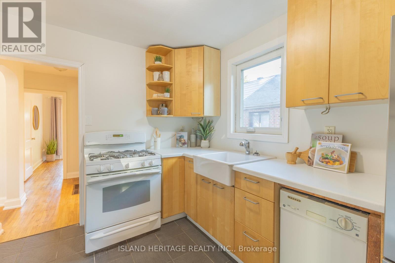 Photo 22 of 142 Symons Street, Toronto ON