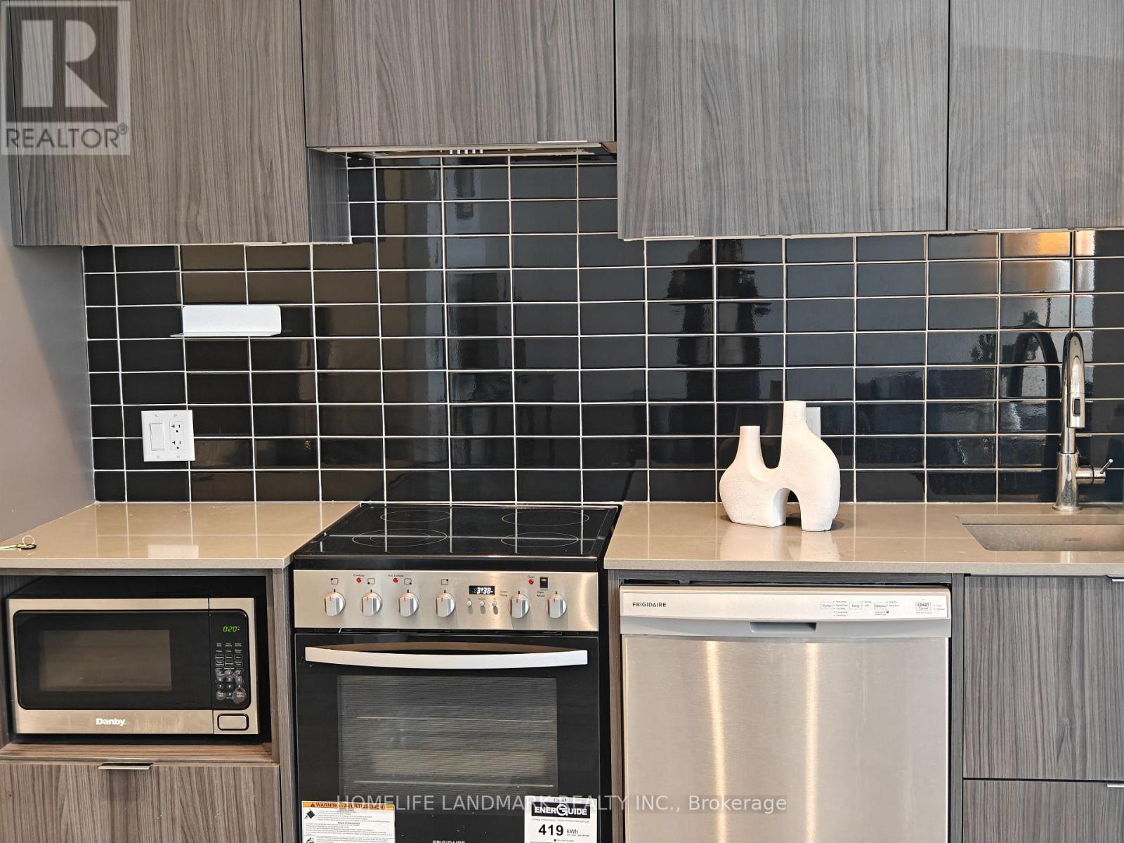 Photo 9 of 5405 395 Bloor Street E, Toronto ON
