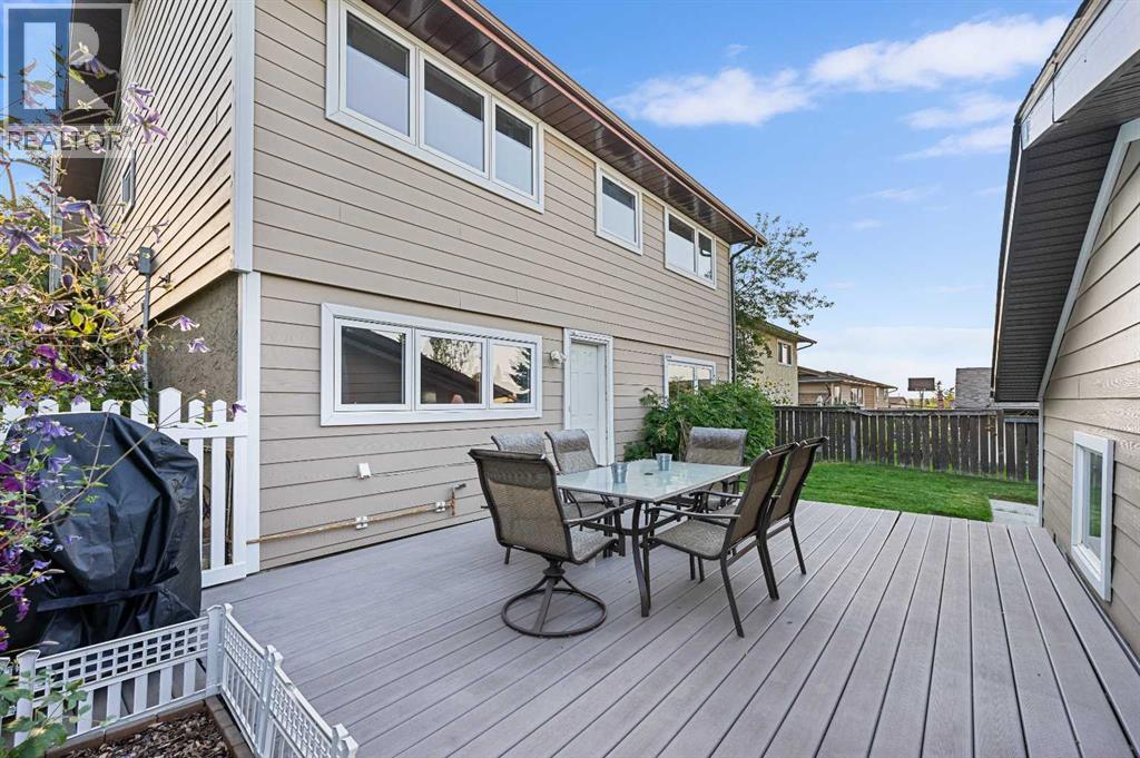 Photo 40 of 51 Bearberry Bay Nw, Calgary AB
