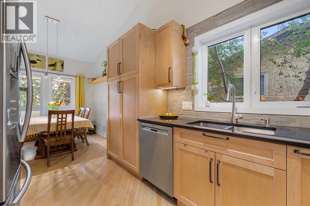 Photo 15 of 51 Bearberry Bay Nw, Calgary AB