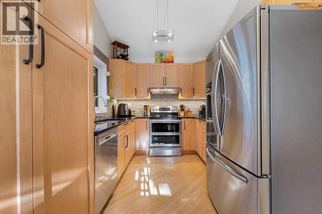 Photo 19 of 51 Bearberry Bay Nw, Calgary AB
