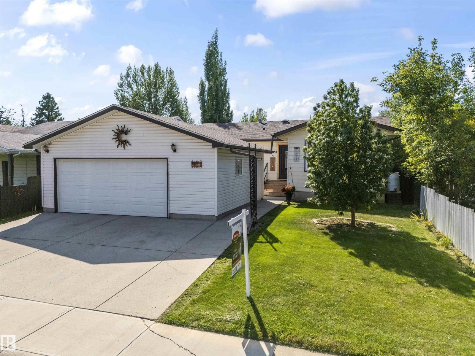 Photo 2 of 4611 16 A Av Nw, Edmonton AB