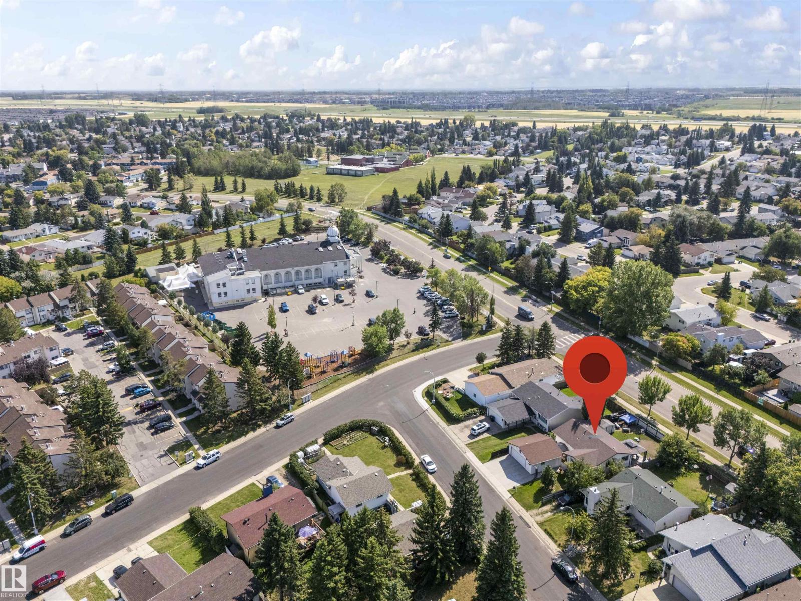 Photo 31 of 4611 16 A Av Nw, Edmonton AB