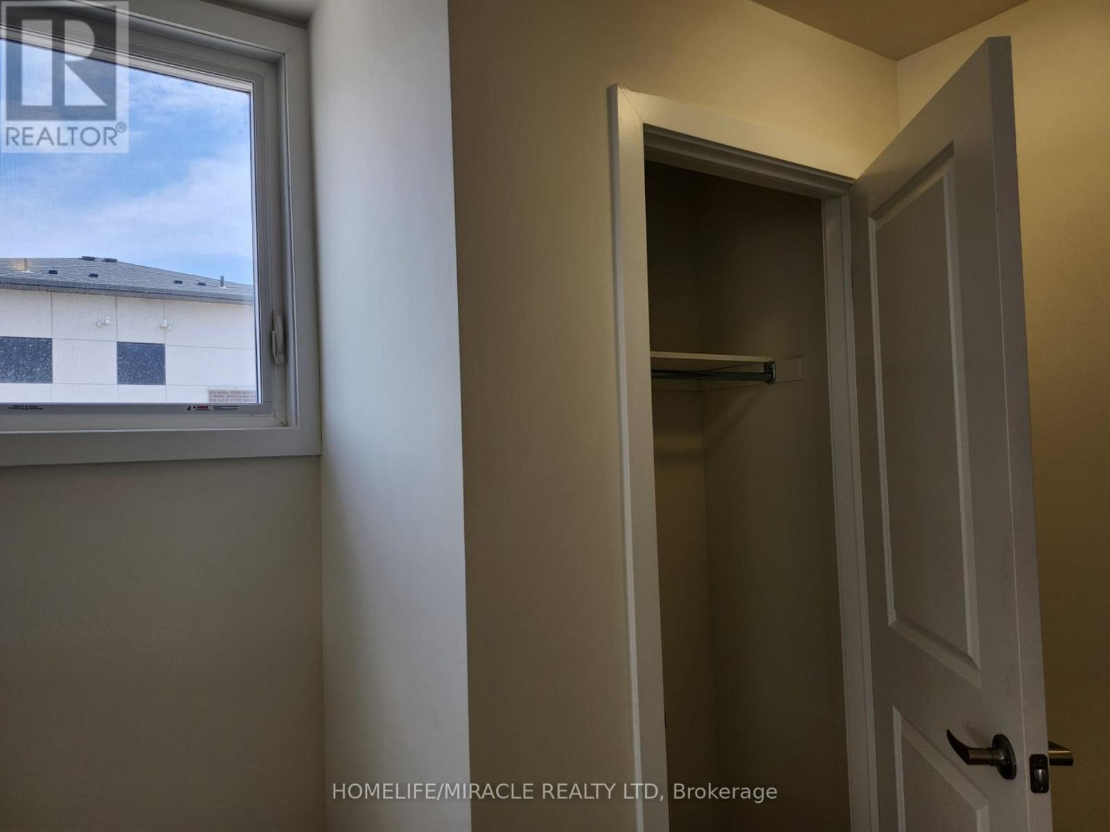 Photo 6 of 1302 1695 Dersan Street, Pickering ON
