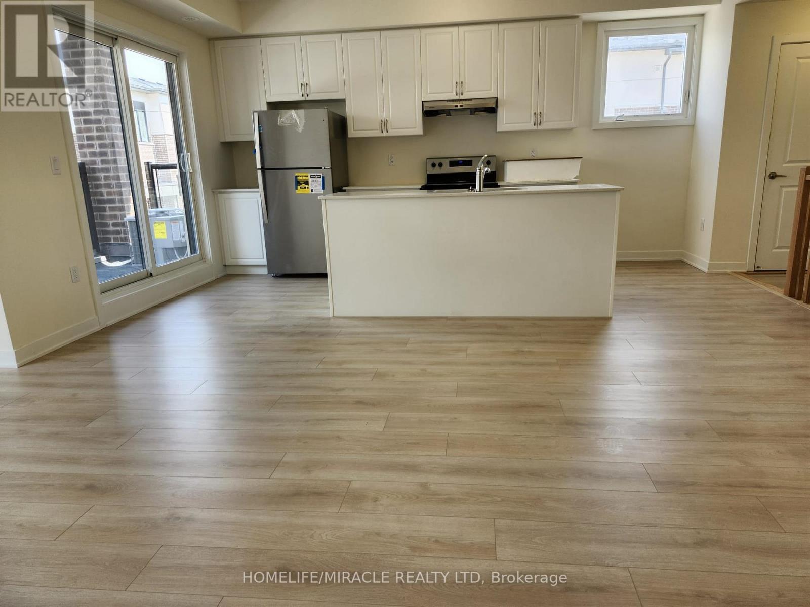 Photo 9 of 1302 1695 Dersan Street, Pickering ON