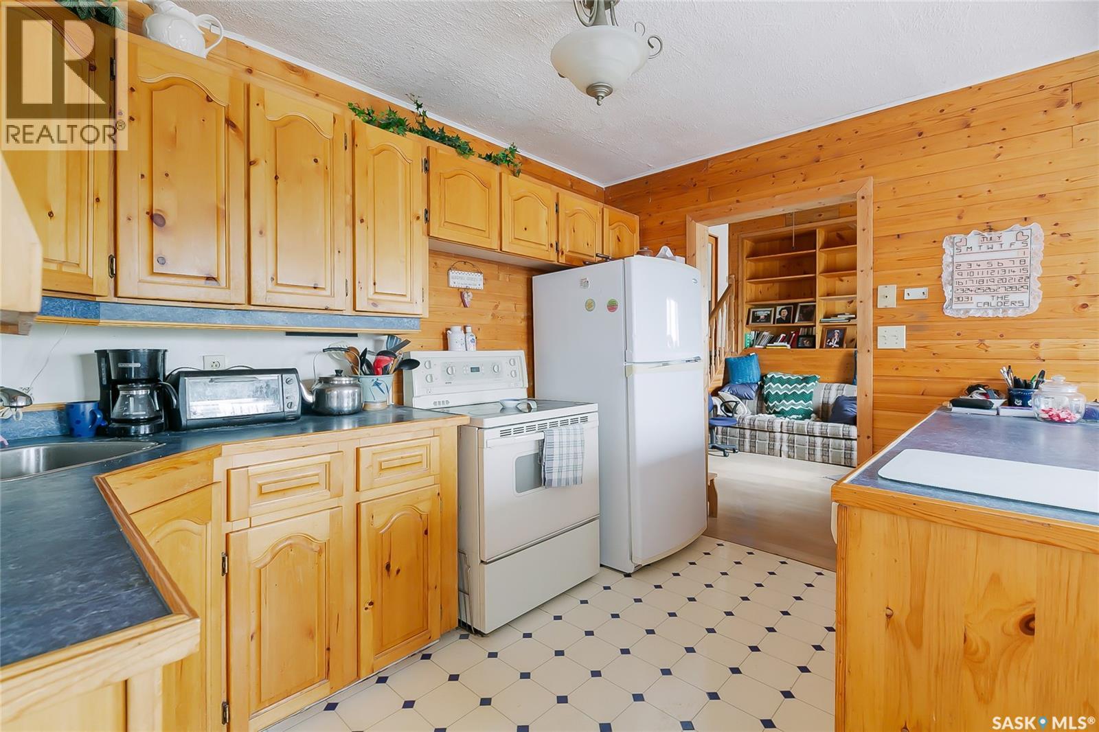 Photo 8 of 625 Aurora Street, Saskatchewan Beach SK