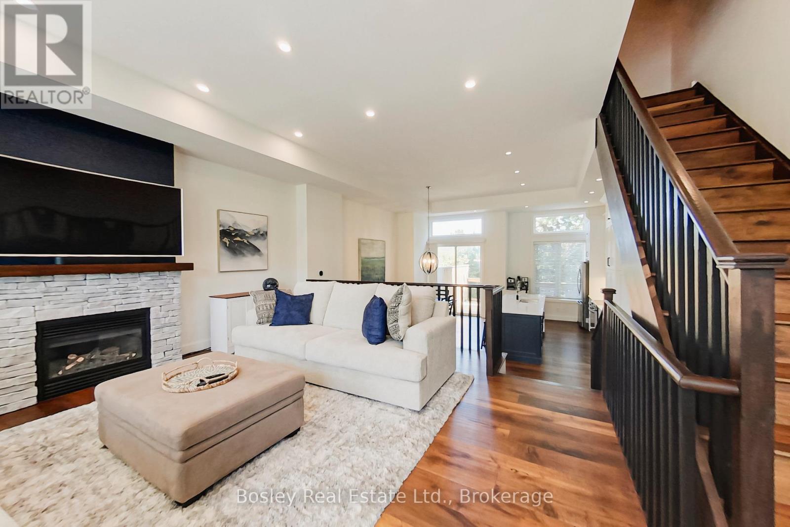 Photo 10 of 8 104 Farmgate Road, Blue Mountains ON