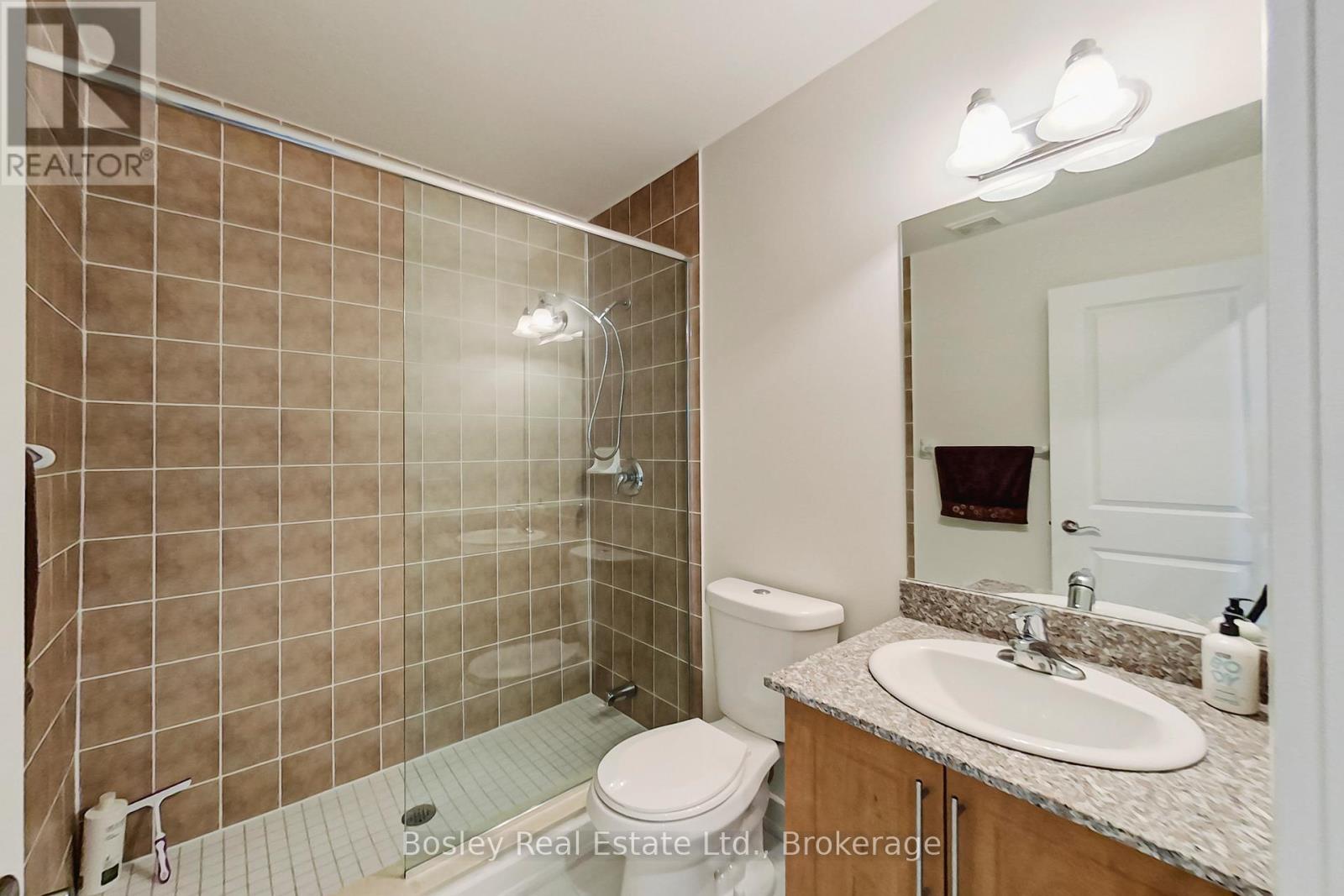 Photo 15 of 8 104 Farmgate Road, Blue Mountains ON