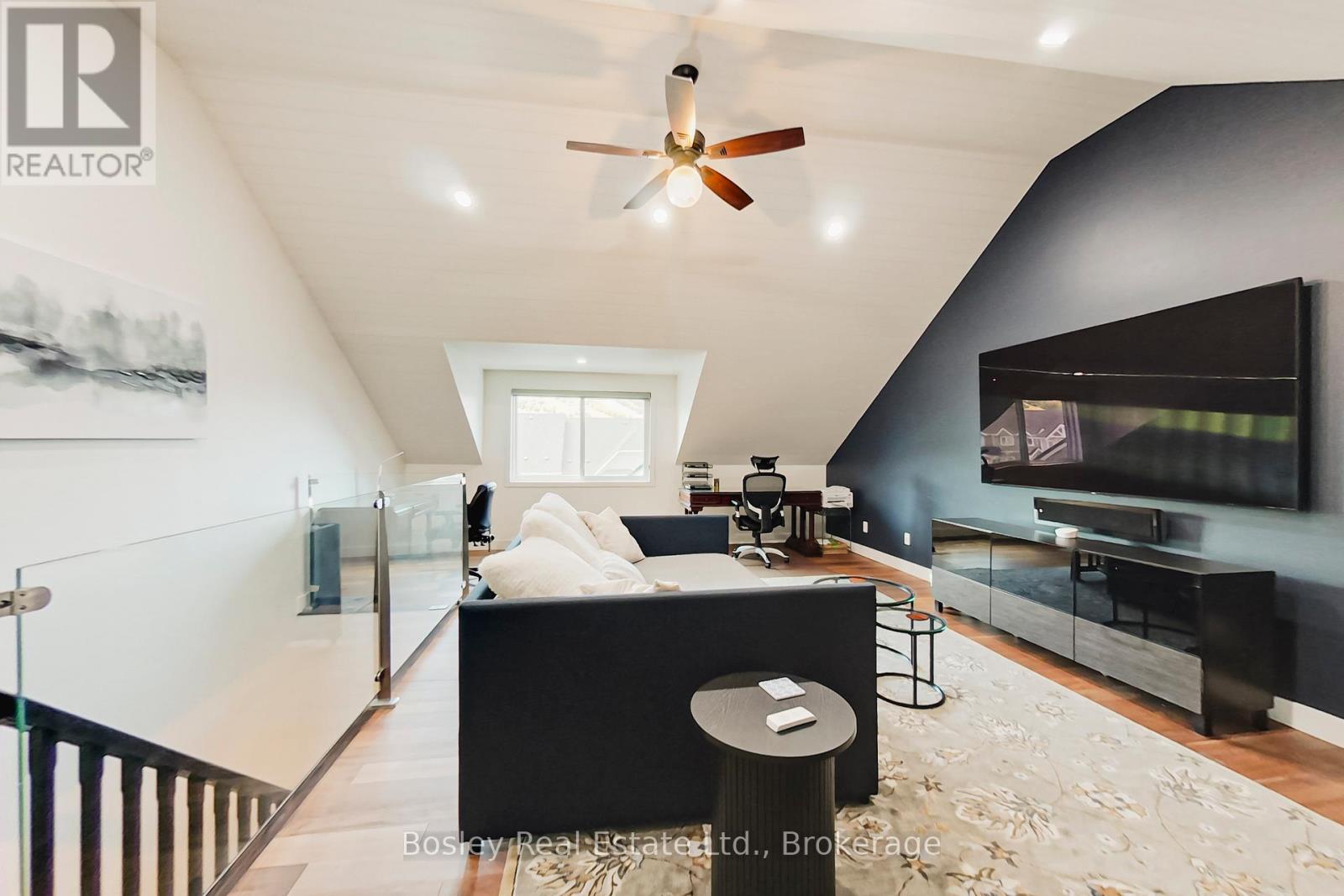 Photo 22 of 8 104 Farmgate Road, Blue Mountains ON