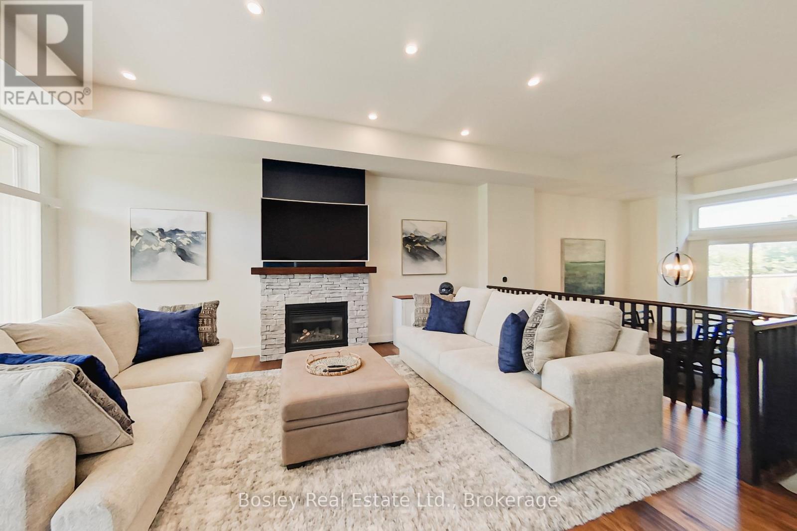 Photo 11 of 8 104 Farmgate Road, Blue Mountains ON