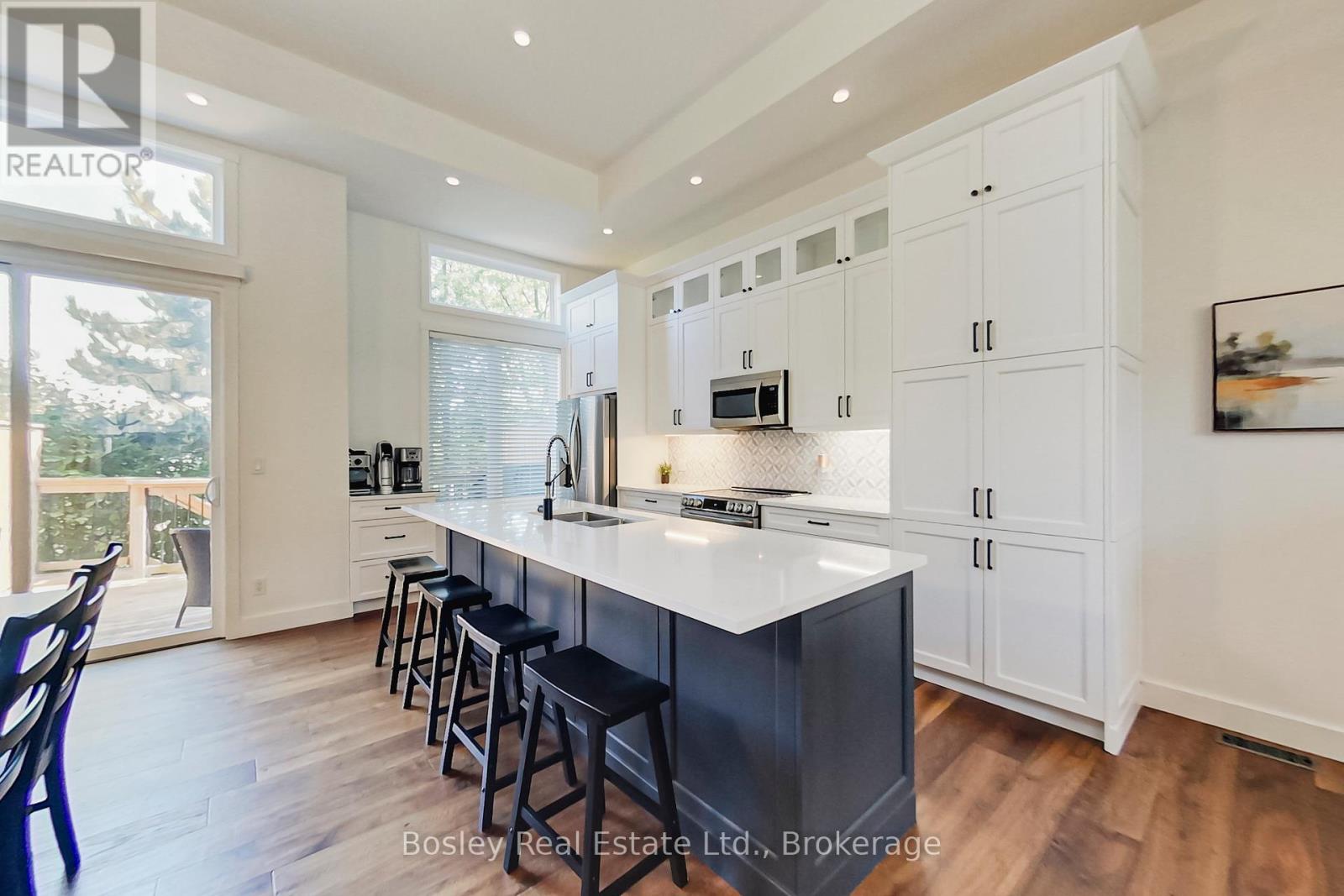 Photo 4 of 8 104 Farmgate Road, Blue Mountains ON