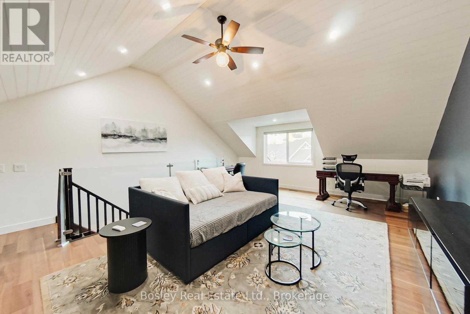 Photo 21 of 8 104 Farmgate Road, Blue Mountains ON