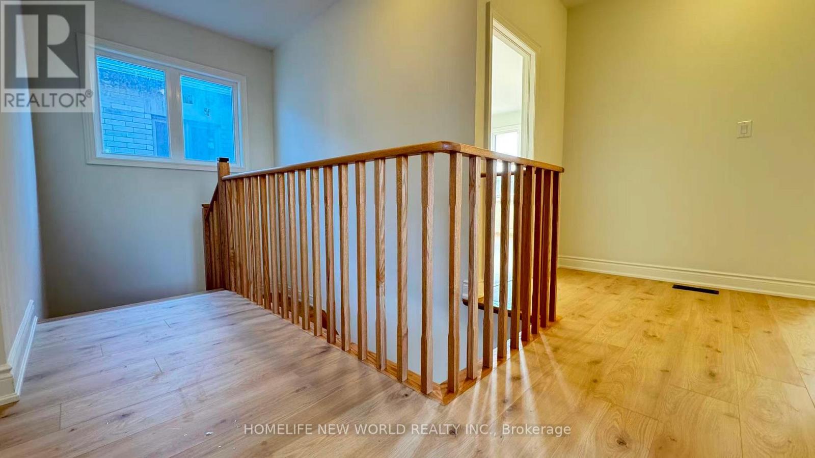 Photo 11 of 1 Monticola Avenue, Richmond Hill ON