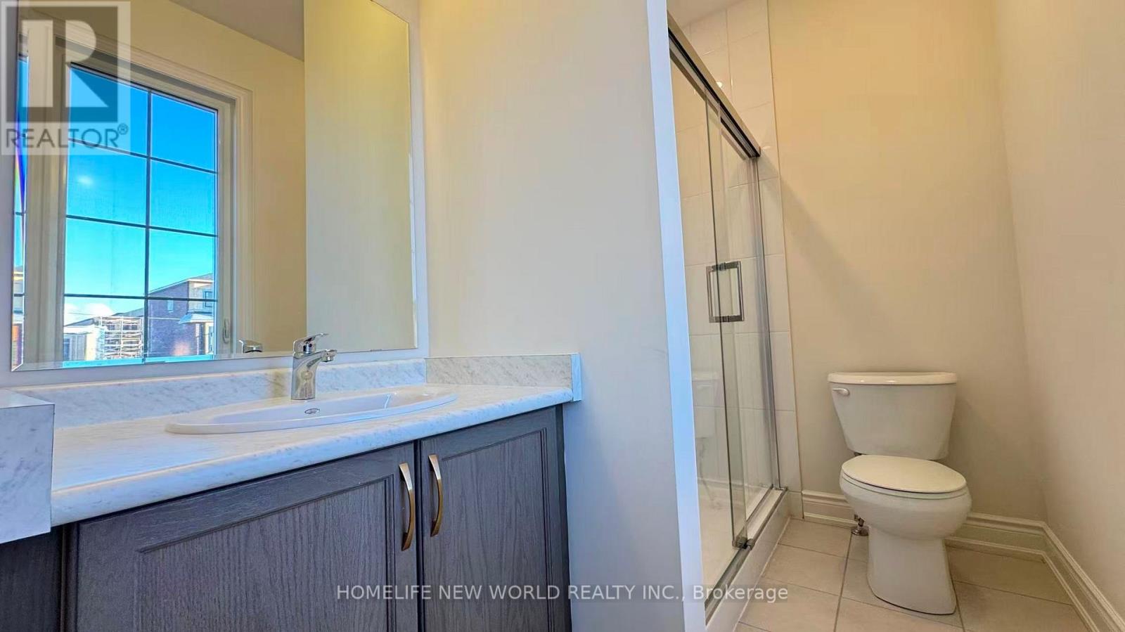 Photo 15 of 1 Monticola Avenue, Richmond Hill ON