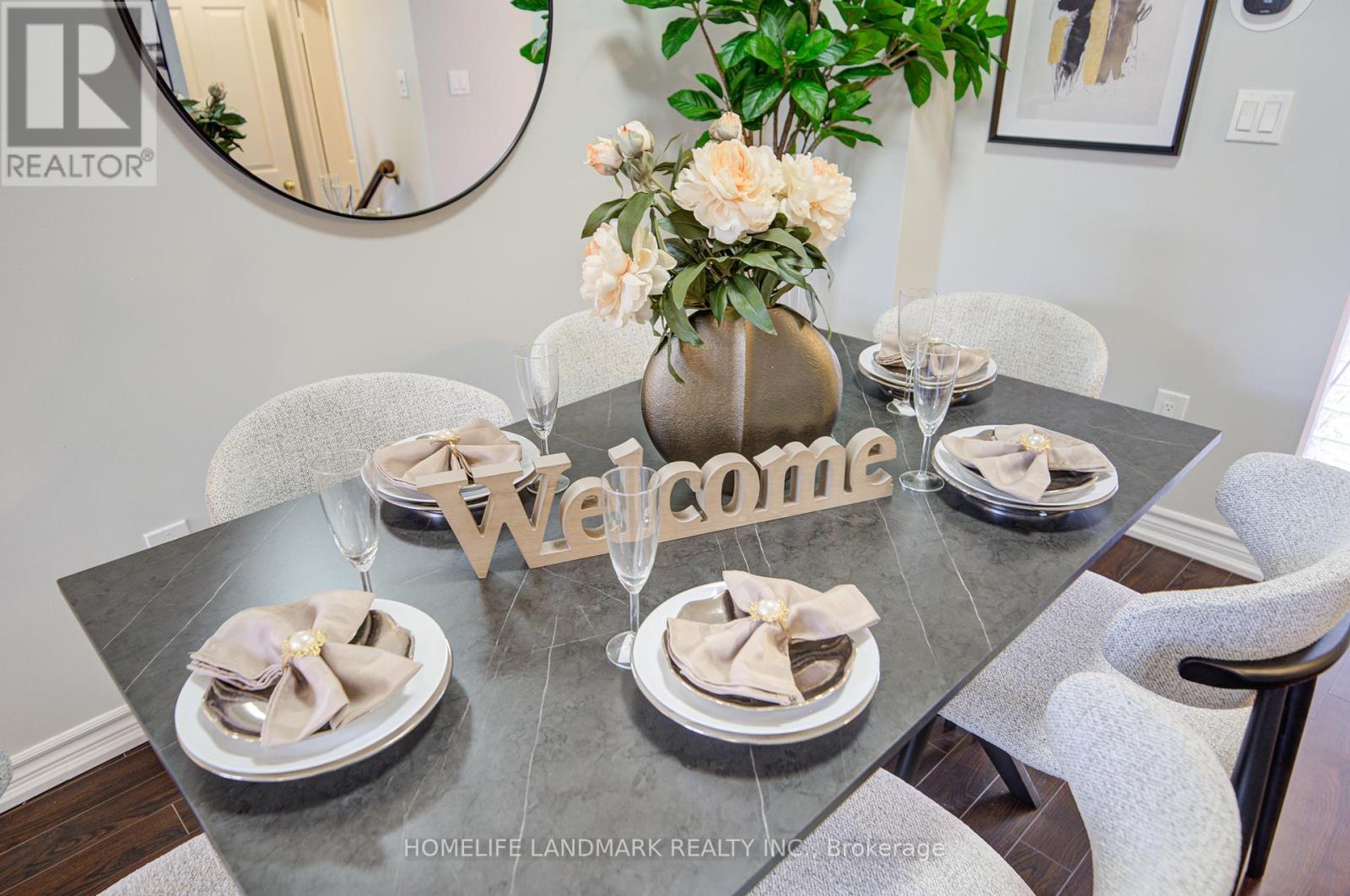 Photo 10 of 27 Bur Oak Avenue, Markham ON