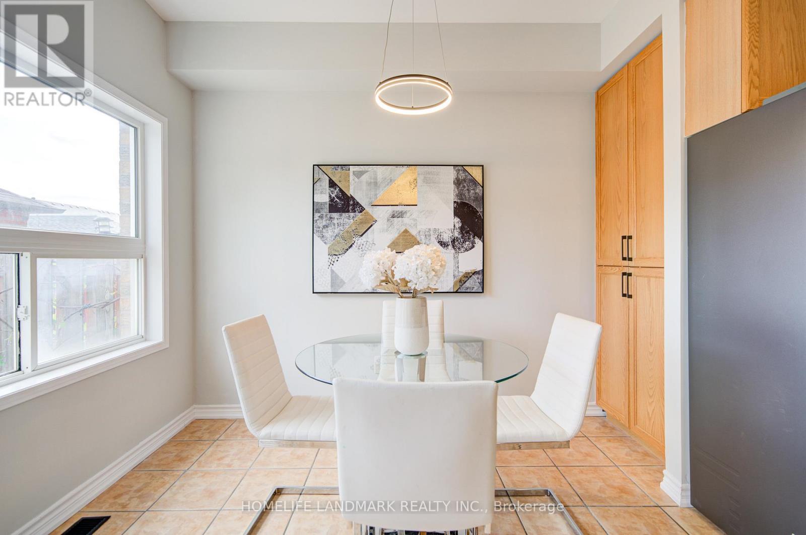 Photo 20 of 27 Bur Oak Avenue, Markham ON