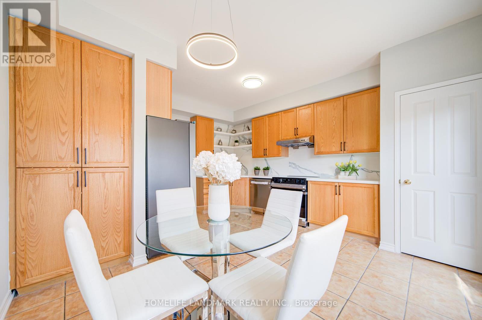 Photo 22 of 27 Bur Oak Avenue, Markham ON