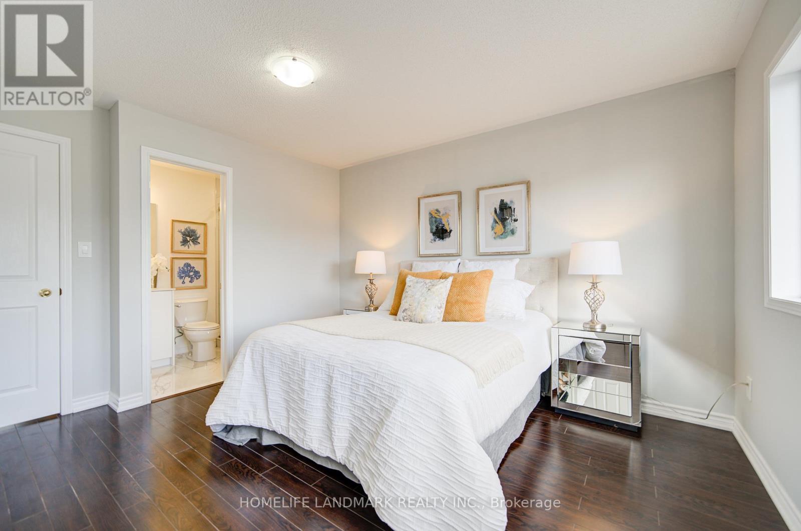 Photo 28 of 27 Bur Oak Avenue, Markham ON