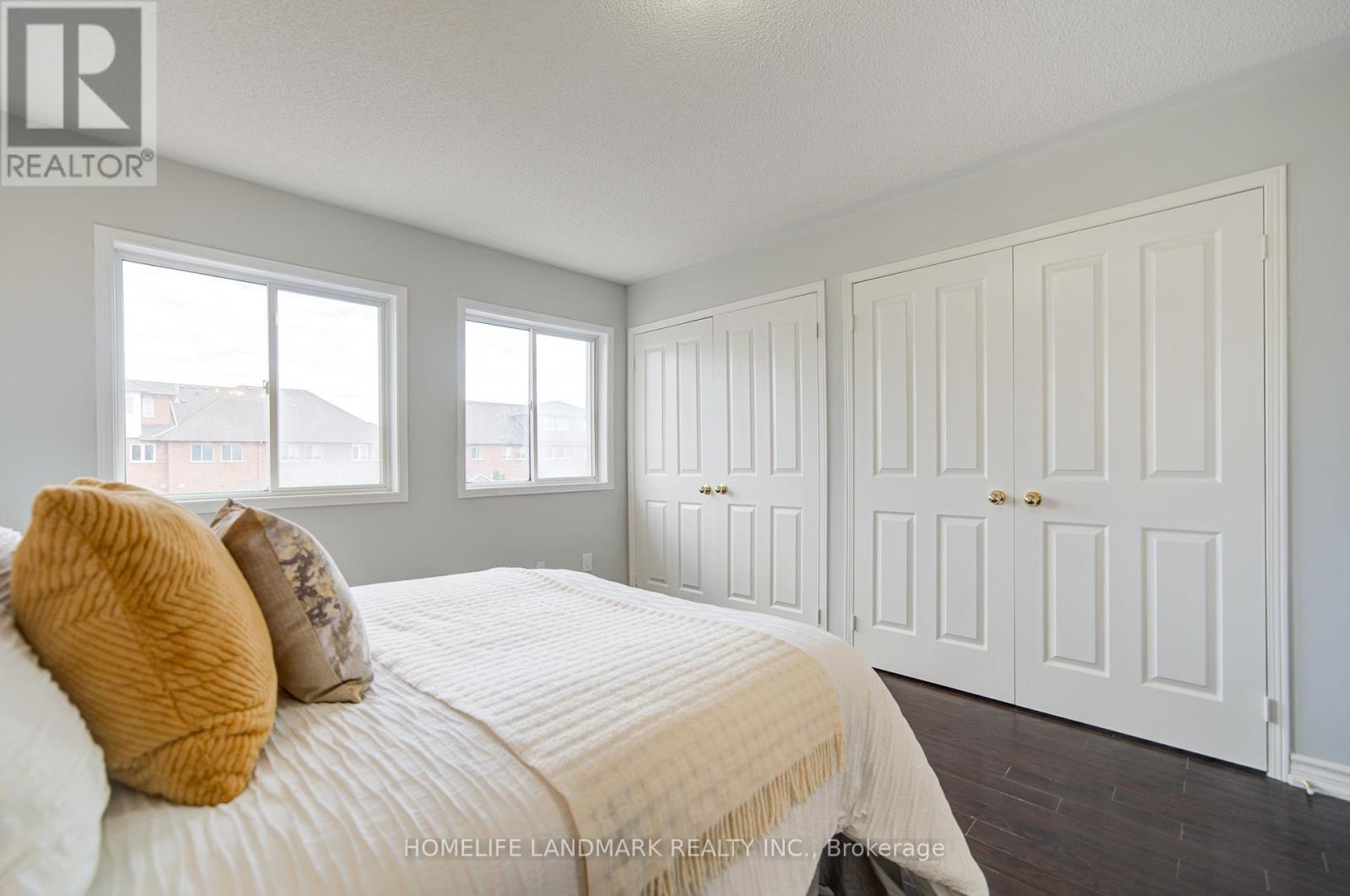 Photo 29 of 27 Bur Oak Avenue, Markham ON