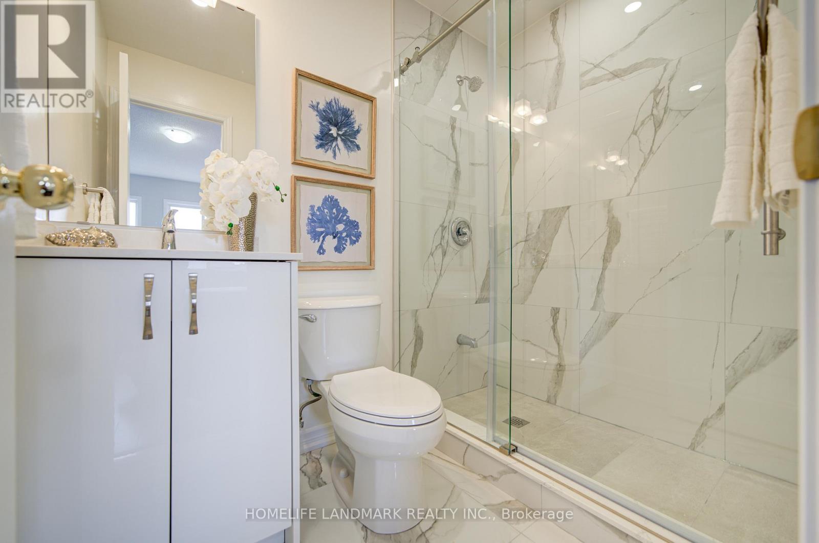 Photo 30 of 27 Bur Oak Avenue, Markham ON