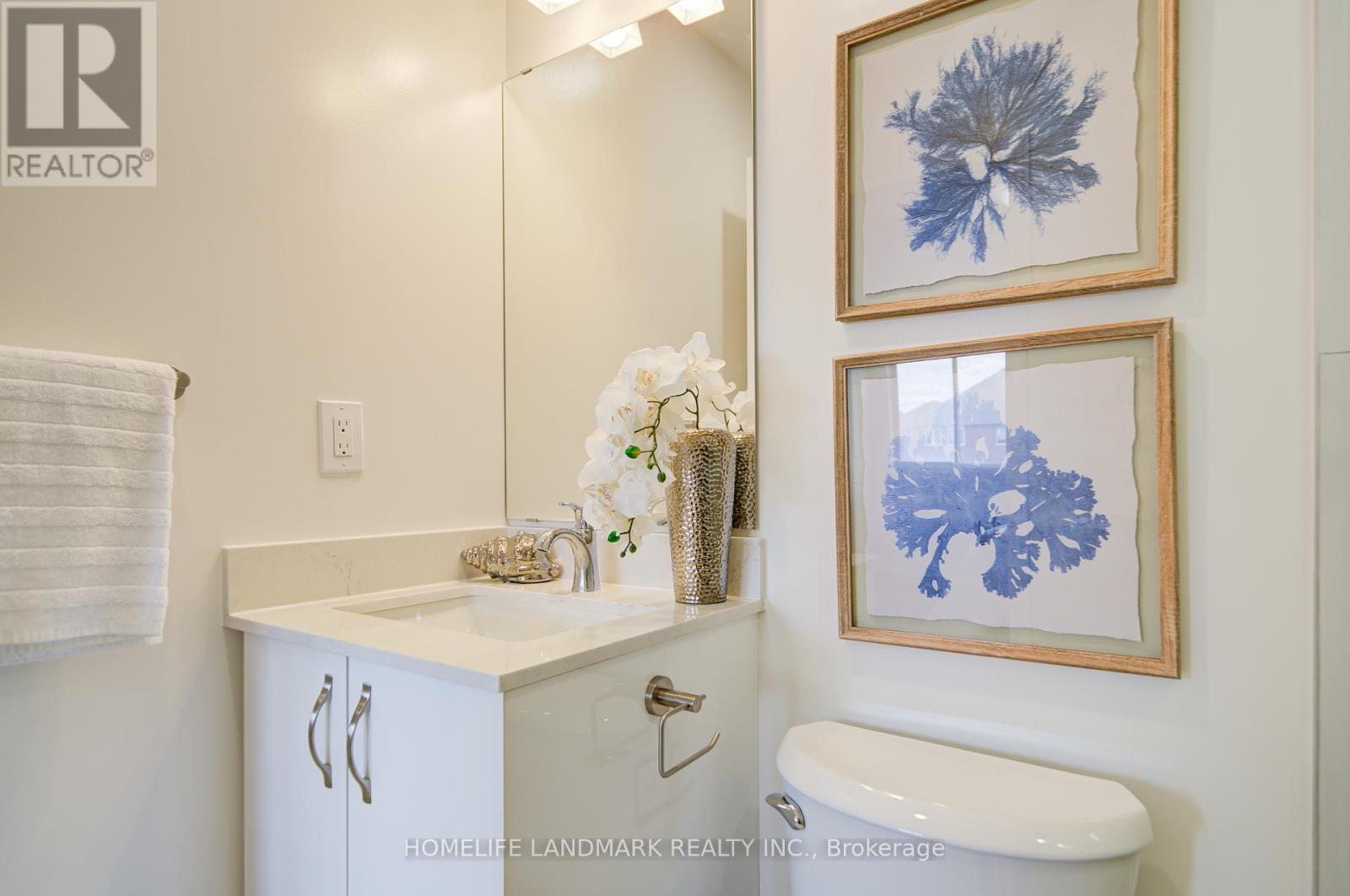 Photo 31 of 27 Bur Oak Avenue, Markham ON