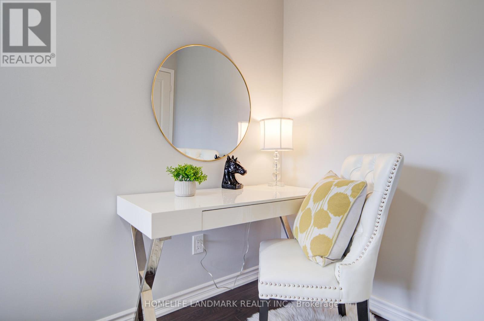 Photo 34 of 27 Bur Oak Avenue, Markham ON