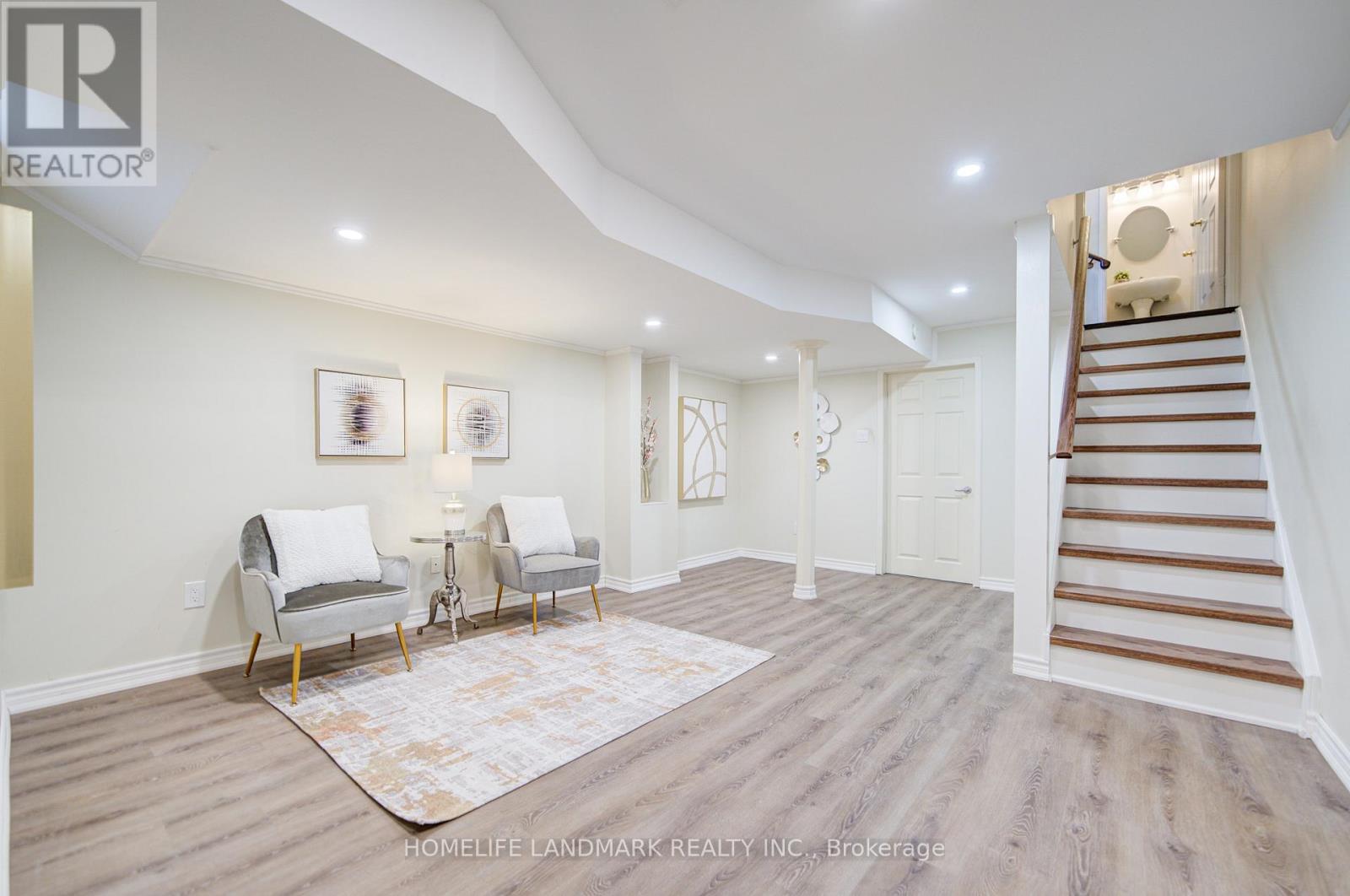 Photo 41 of 27 Bur Oak Avenue, Markham ON