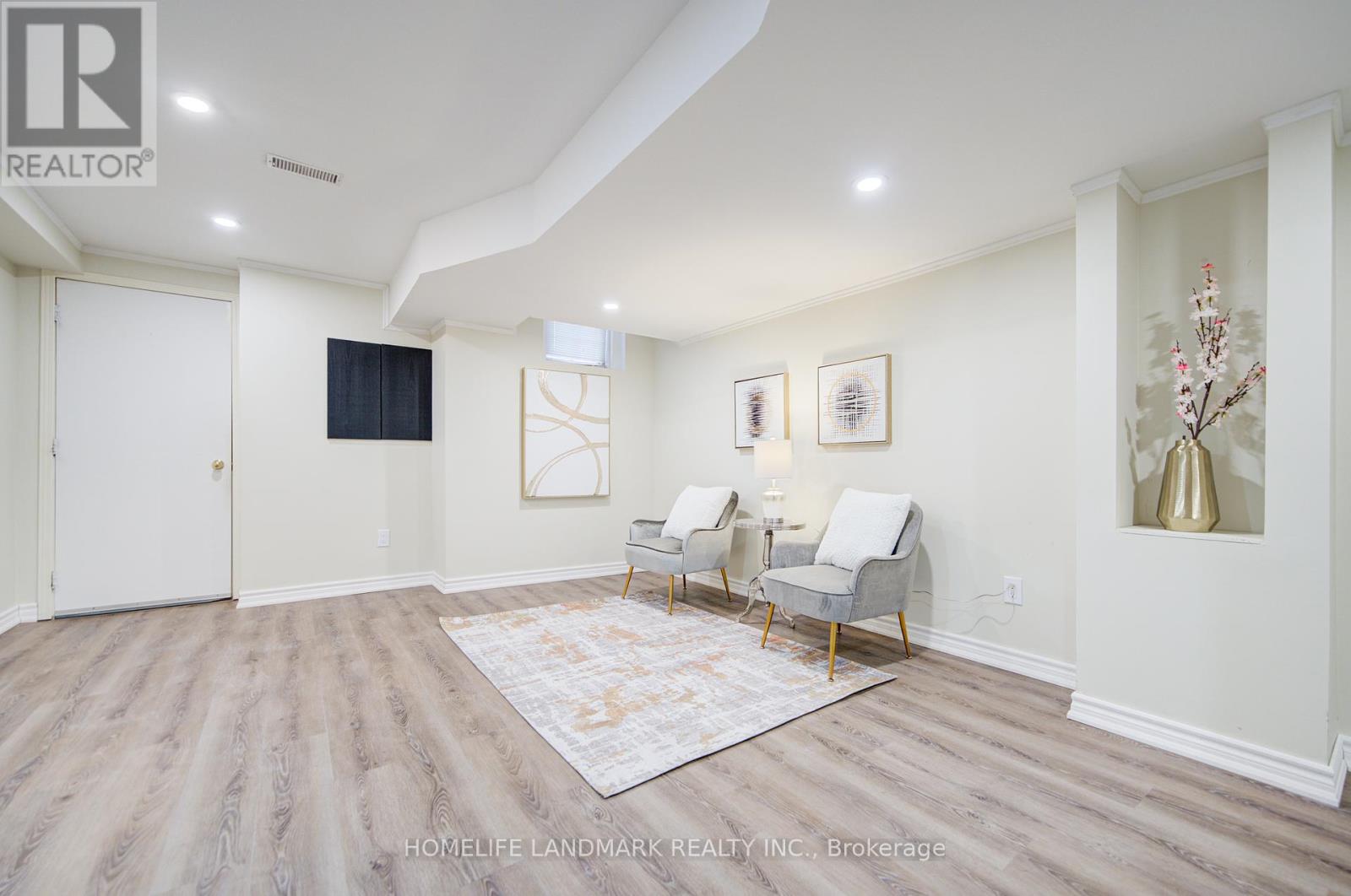 Photo 43 of 27 Bur Oak Avenue, Markham ON