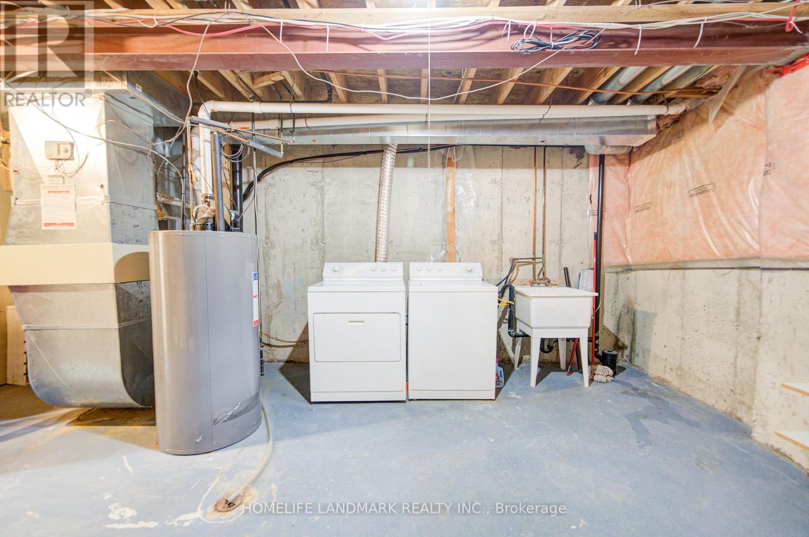 Photo 45 of 27 Bur Oak Avenue, Markham ON