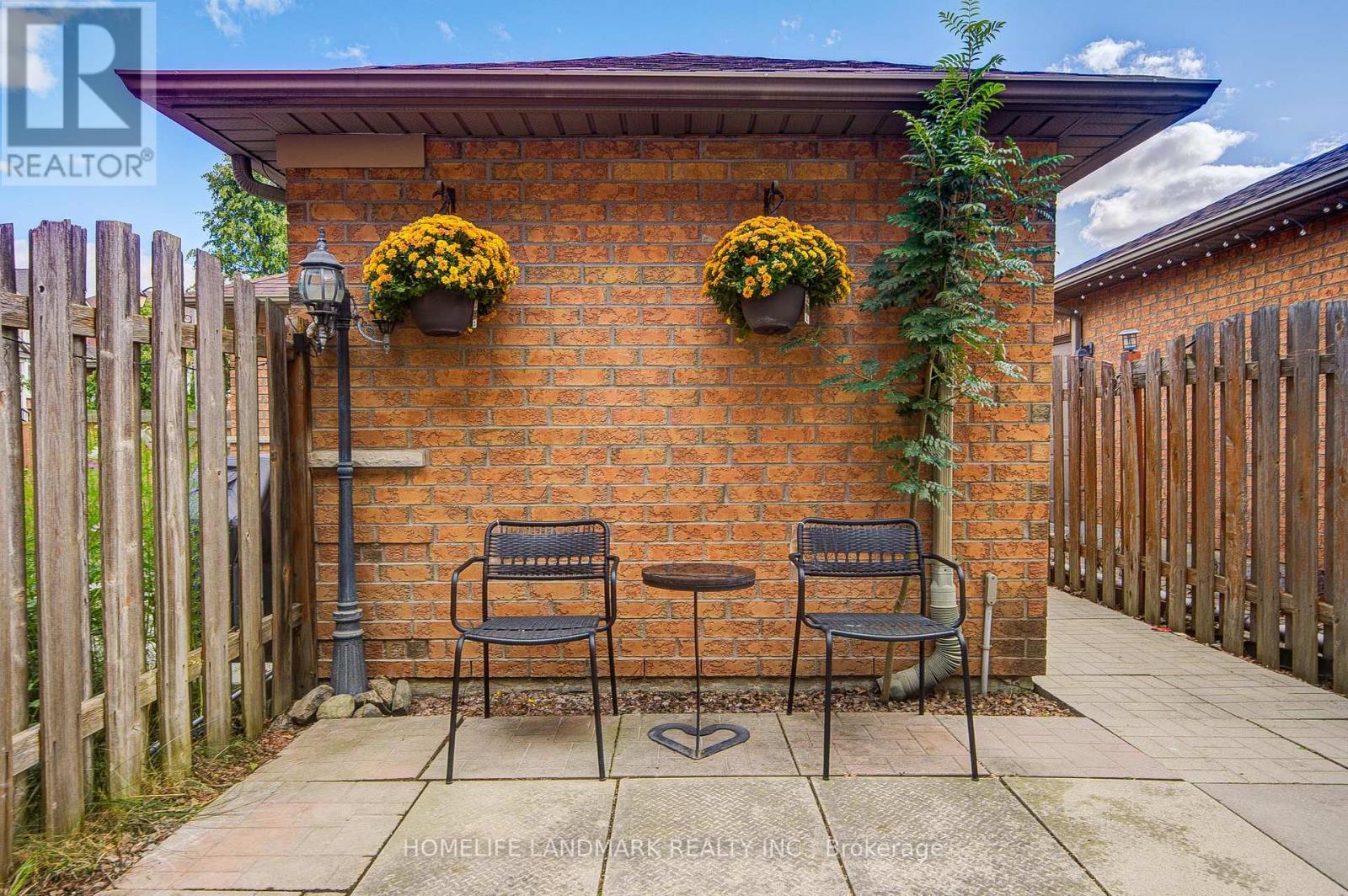 Photo 48 of 27 Bur Oak Avenue, Markham ON