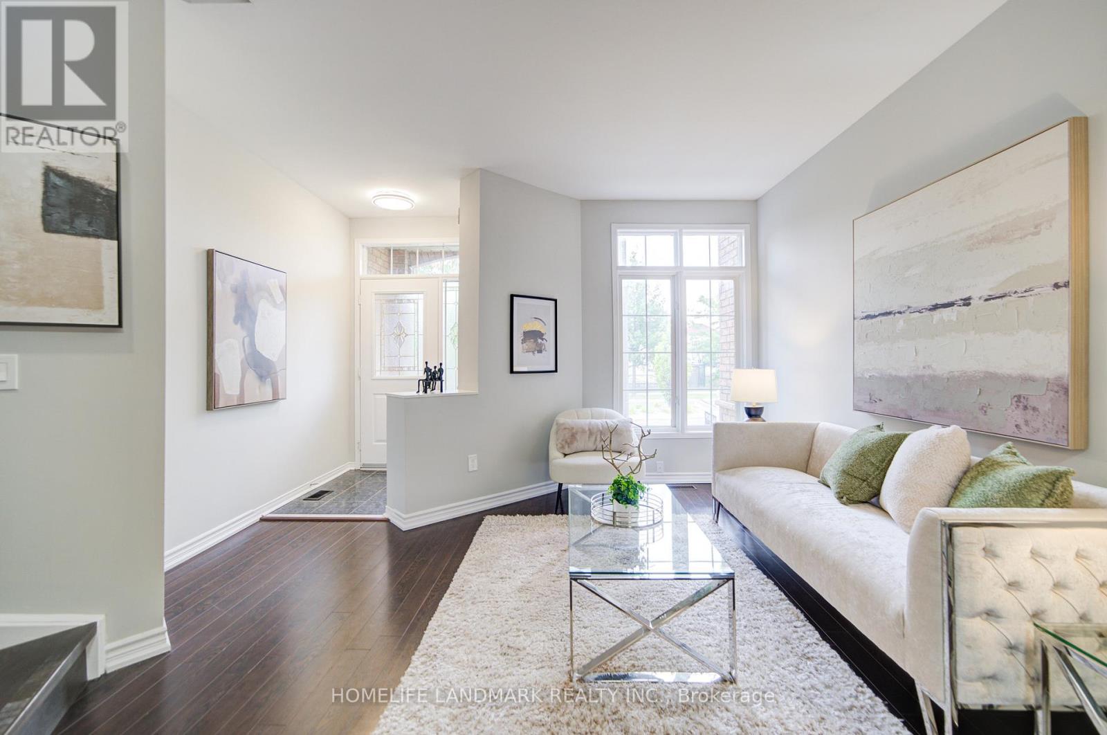 Photo 5 of 27 Bur Oak Avenue, Markham ON