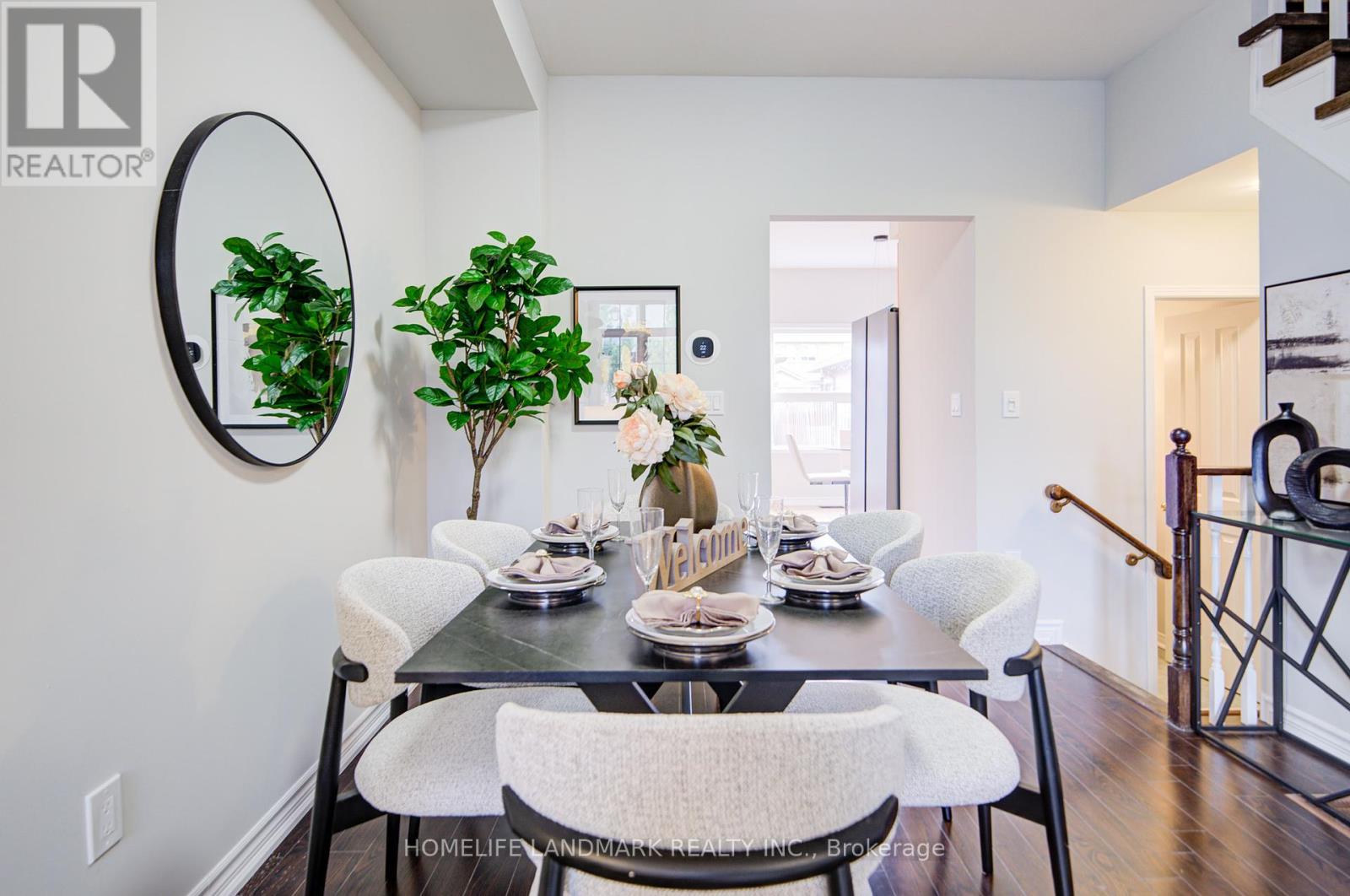 Photo 6 of 27 Bur Oak Avenue, Markham ON