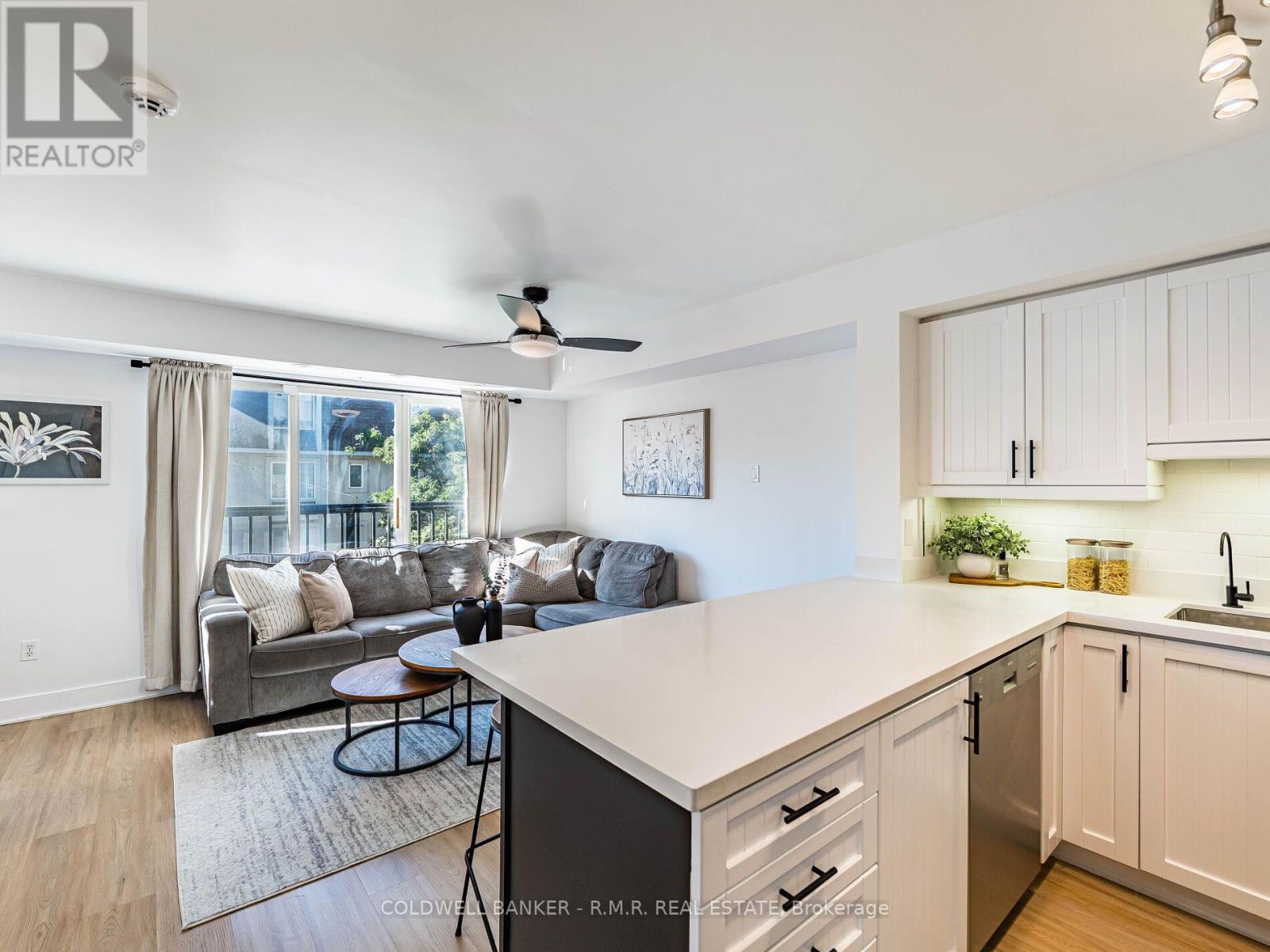 Photo 6 of 2020 125 George Appleton Way, Toronto ON