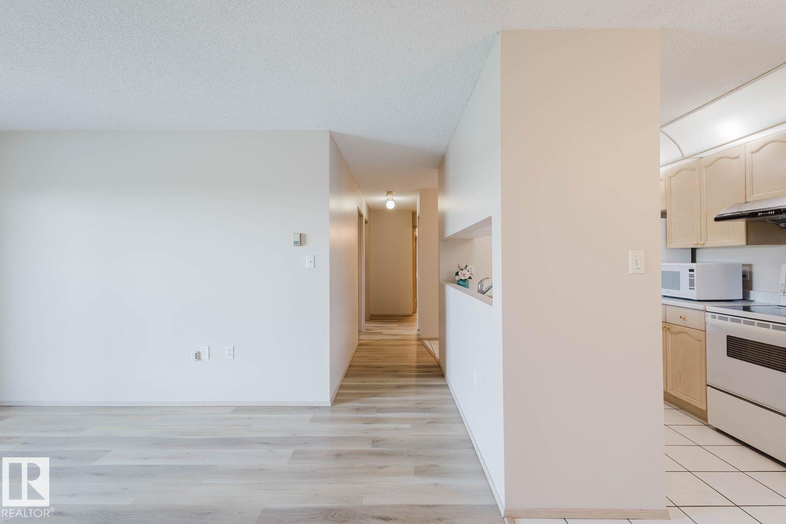 Photo 15 of 334 9620 174 St Nw, Edmonton AB