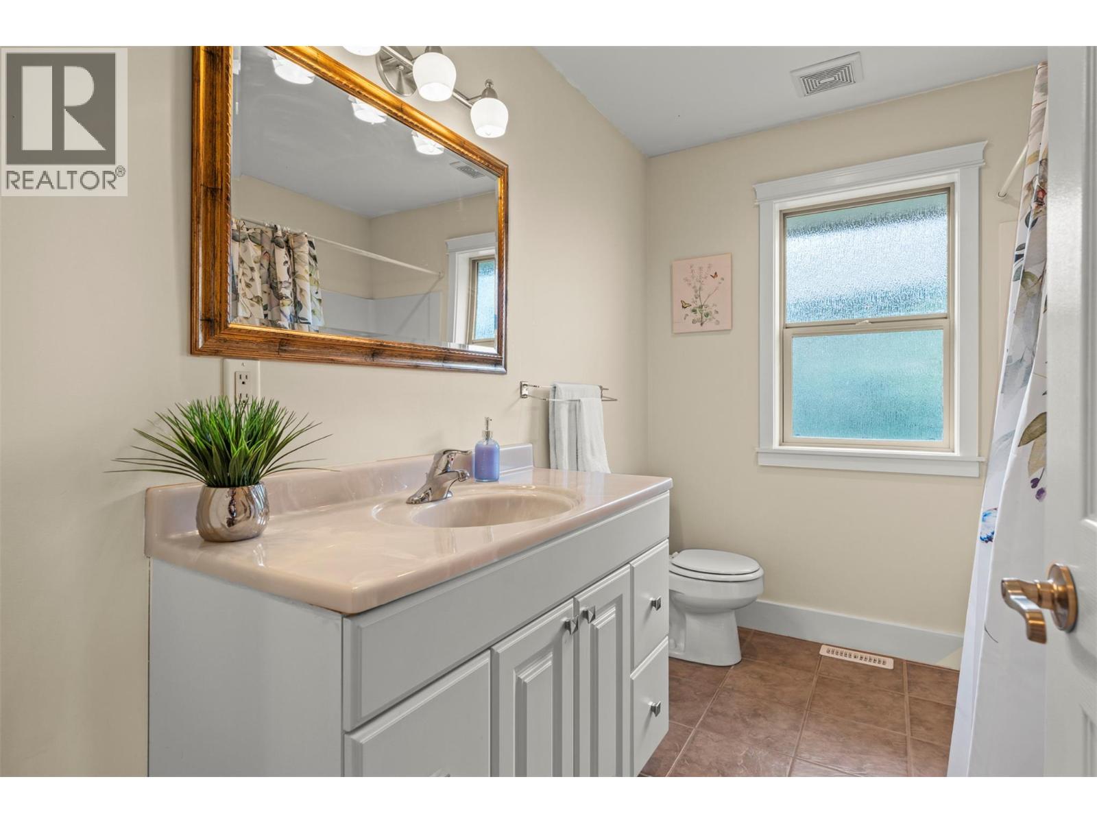 Photo 22 of 951 Mt Begbie Drive, Vernon BC