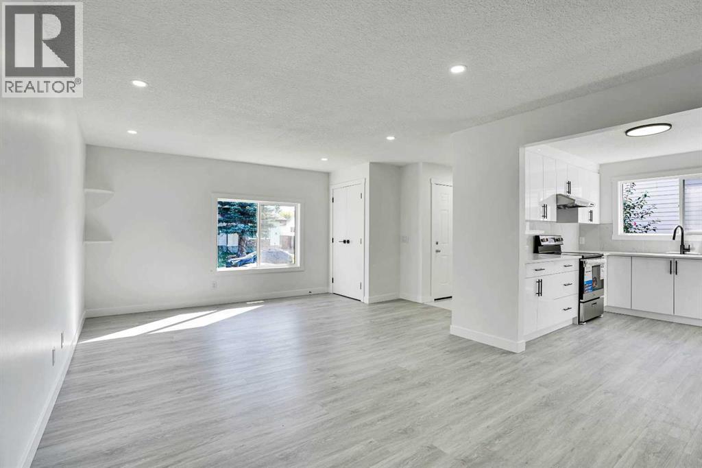 Photo 8 of 60 Whitworth Way Ne, Calgary AB