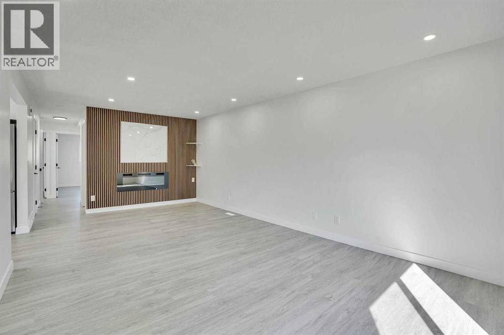 Photo 5 of 60 Whitworth Way Ne, Calgary AB