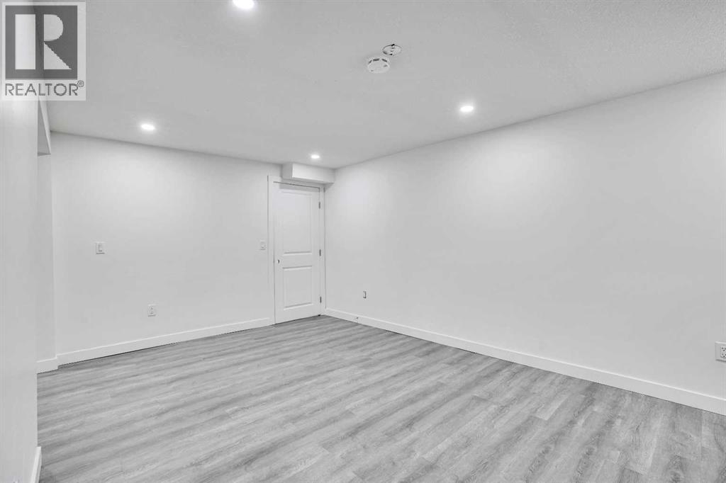 Photo 28 of 60 Whitworth Way Ne, Calgary AB