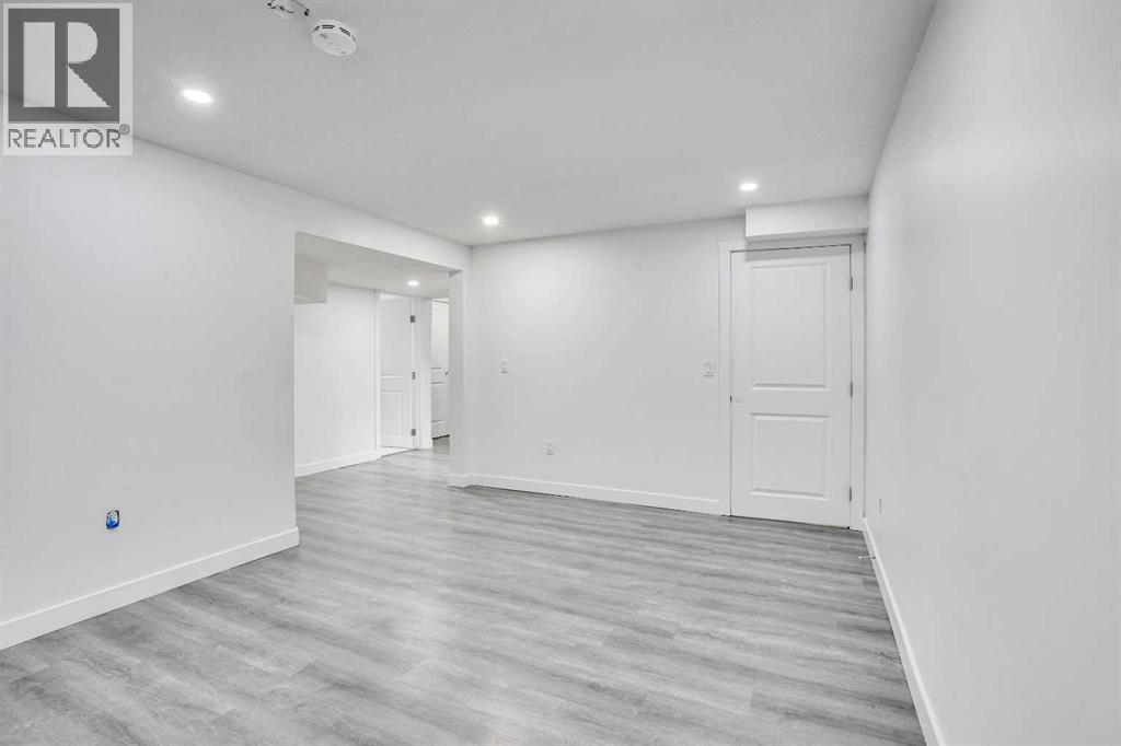 Photo 27 of 60 Whitworth Way Ne, Calgary AB